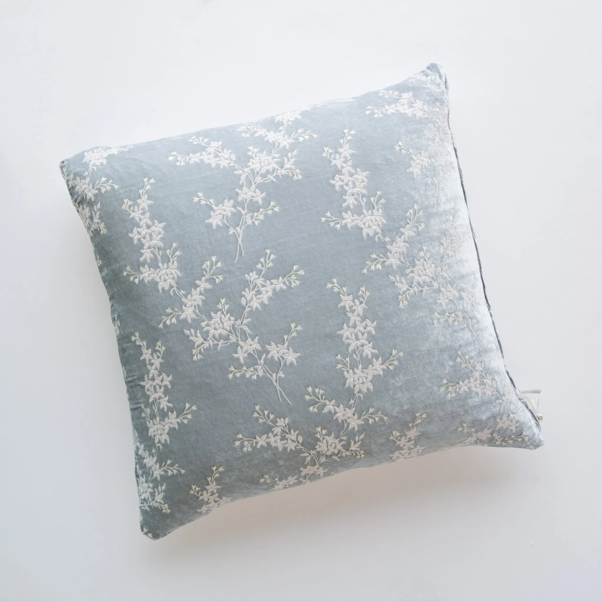 Bella Notte Lynette 24x24 Pillow