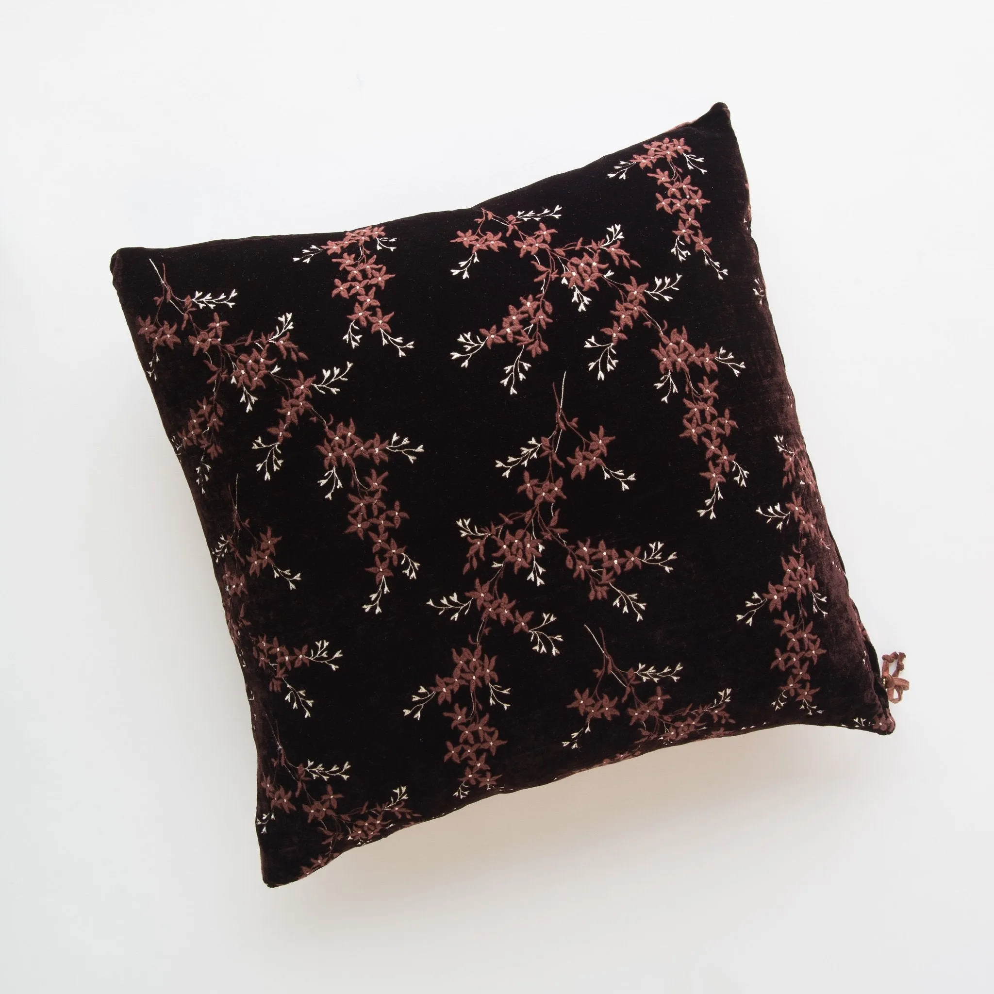 Bella Notte Lynette 24x24 Pillow