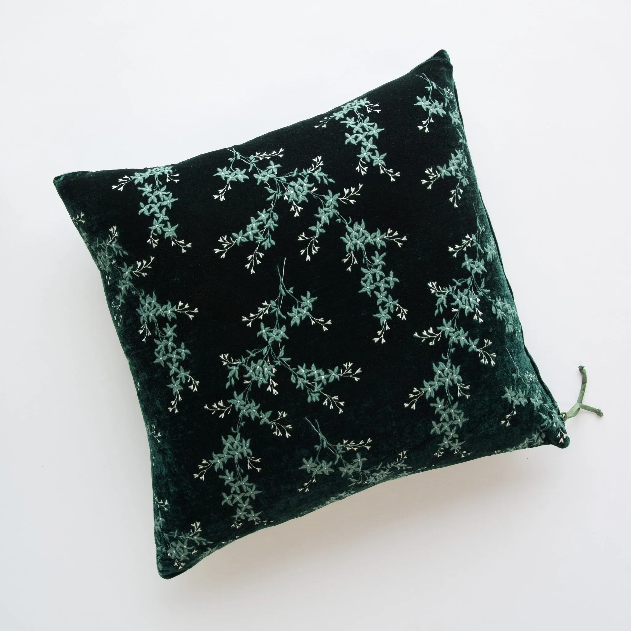 Bella Notte Lynette 24x24 Pillow