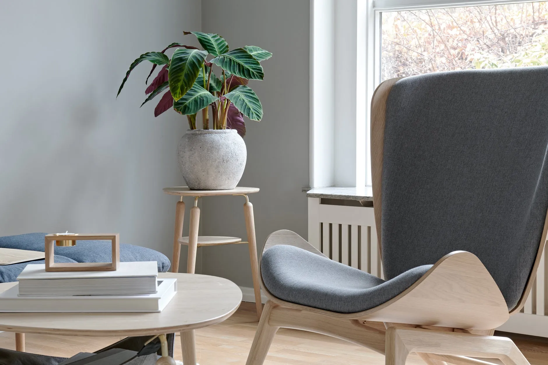 HANG OUT Coffee Table