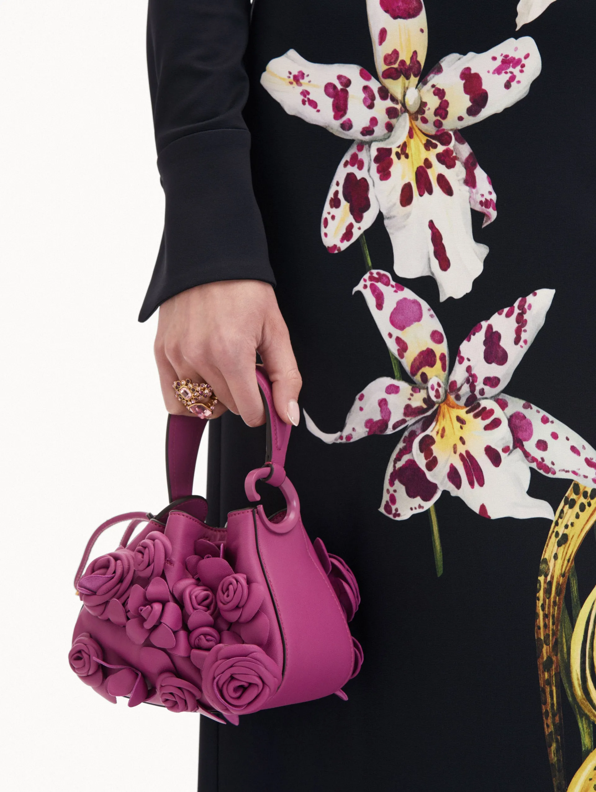 Nano Floral Appliqué O Handle Bag
