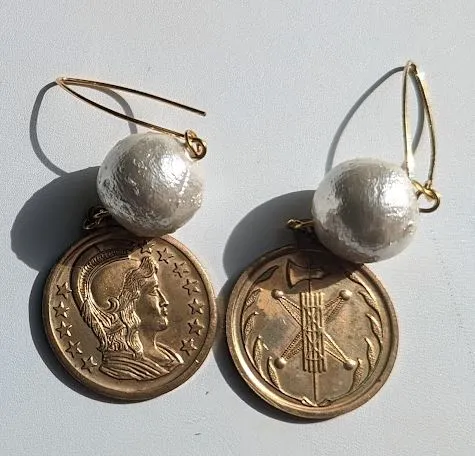 VINTAGE SOLID BRASS SPARTAN ROMAN WARRIOR COIN with Cotton Pearl Earring Gay Isberm